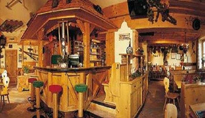 Hotel Garni - Restaurant Kaminstube سانكت أنتون ام ارلبرغ المظهر الخارجي الصورة