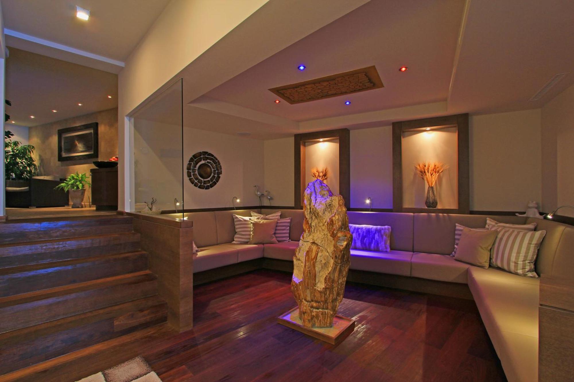 Hotel Garni - Restaurant Kaminstube سانكت أنتون ام ارلبرغ المظهر الخارجي الصورة