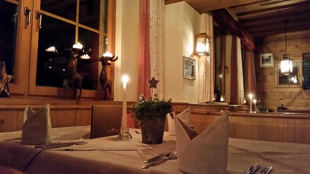 Hotel Garni - Restaurant Kaminstube سانكت أنتون ام ارلبرغ المظهر الخارجي الصورة